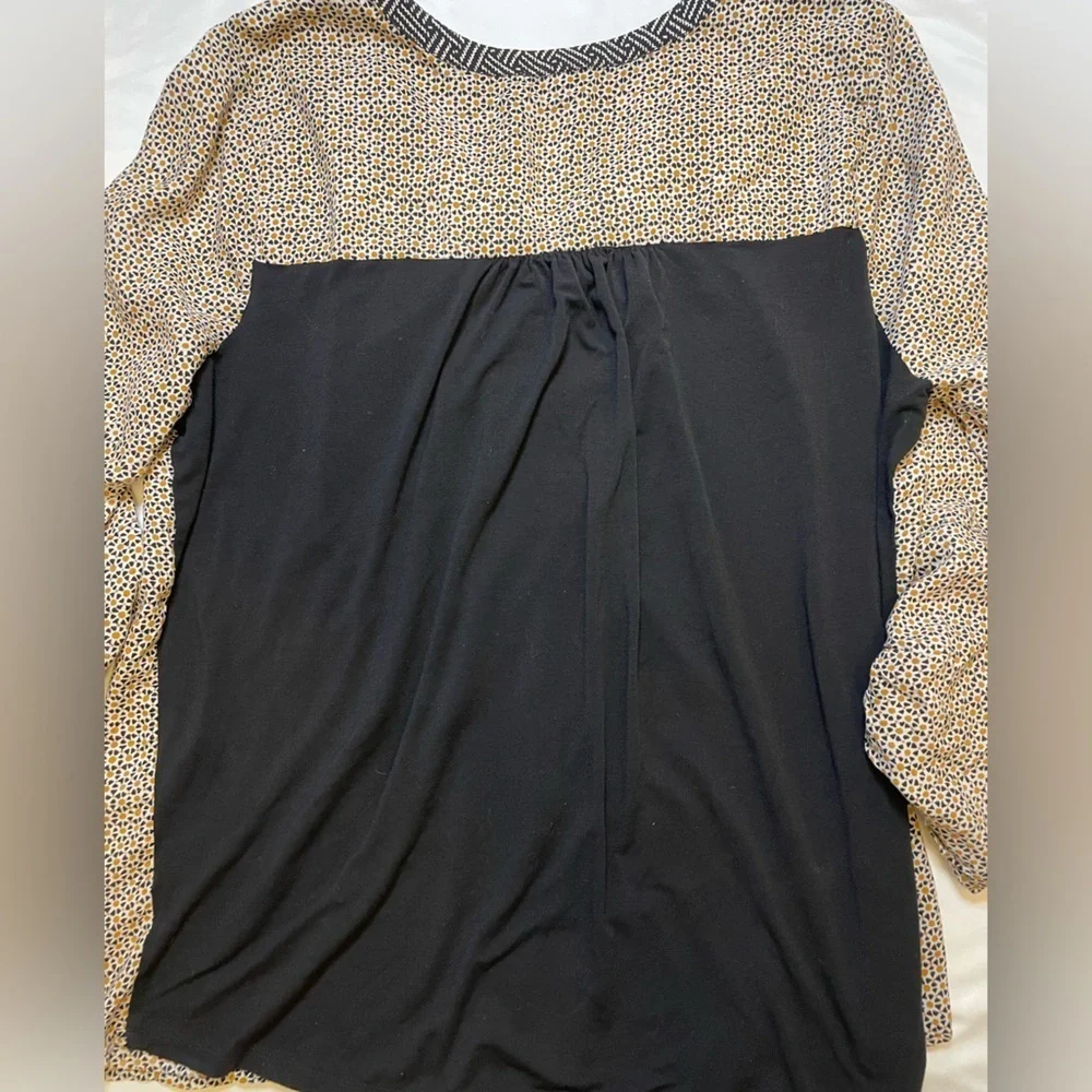 B skies are blue size 2X abstract blouse - Picture 5 of 11